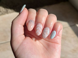 Nails (1)